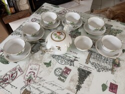 Herendi hecsedli, csipkebogyó mintás porcelán teáskészlet