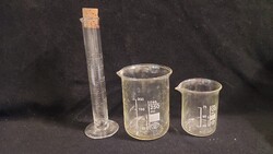 Retro laboratóriumi üvegedény csomag (Simax csehszlovák mérőpoharak és mérőhenger)