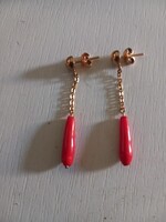 Eladó csodaszép 18 karátos tömör arany fülbevaló , korallal díszített