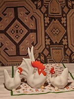 KÉZZEL FESTETT RETRO PORCELÁN KAKAS 2 DB TYÚKKAL (G29)