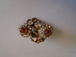 Nagyon antik Faberge stílusú bross szikrázó kövekkel, mint a gyémánt, kis méretű