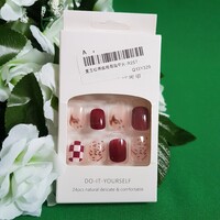 24db-os négyzet alakú DIY műköröm szett folyékony ragasztóval – bordó – rózsaszín - kockás