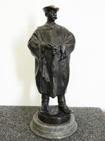 9001 Beszédes János: antik bronz szobor " Pipáját töltő csikós "