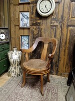 Borbély, fodrász szék a 20. század elejéről, szép állapotú darab, felülete szép patinás, 3.