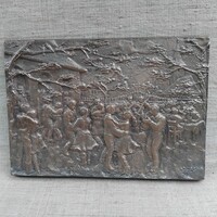 Kutas László ( 1936 - 2023 ) Bronz falikép. Lakodalmas jelenet.