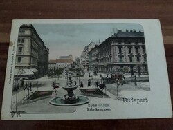 Budapest,Gyár utcza,Andrássy út,szökőkút,Jahn Ede üzlete,lovaskocsi Bensdorp Cacao reklám,postatiszt