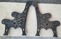 Antik stílusú kicsi ( baba?) öntöttvas pad végek ( pár)