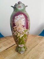 Majolika Váza Wilhelm Schiller &Sons