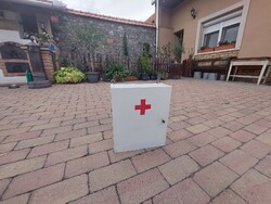 Orvosi gyógyszeres fali szekrény