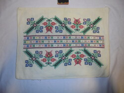 Régi, két oldalán hímzett díszpárna - keresztszemes, jekenetes