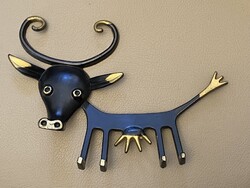 WALTER BOSSE TEHÉN, OROSZ FESTETT FÉM SZOBOR MÁSOLAT 23.5 CM SZÉLES