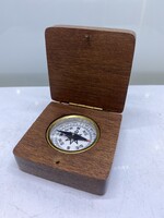 Fa dobozos iránytű