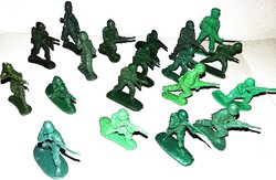 Retro 1980'S műanyag játék katonák CSAPATA normál méretben 5 cm / db 19 db a képek szerint