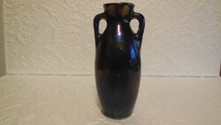 Zsolnay  kétfülű kisváza , kékes - zöldes  lilás eozin árnyalatokkal , nem javított  nem restaurált