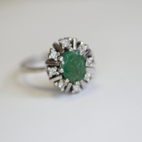 Smaragd gyémántokkal Margaréta arany gyűrű
