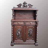 Neoreneszánsz vadász tálalószekrény