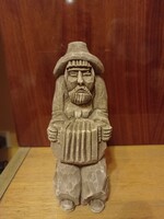 Faragott gipsz vagy kő szobor