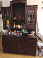 Óémet tálalószekrény