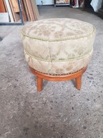 Thonet lábzsámoly.