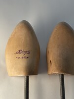 Retro Bőrfa cipősámfa pár (1950–60-as évek) – eredeti magyar gyártás, fából, rugós szárú