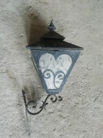 Nagy méretű kovácsoltvas fali lámpa, lámpatest