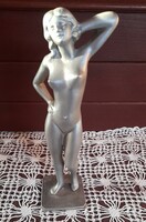 Fém öntvény női akt