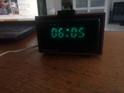 Retro orosz Elektronika 6 asztali óra
