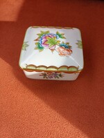 Jubileumi 1964-es Viktória mintás Herendi ékszeres ékszertartó bombonier