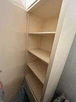 Masszív festett fa szekrény