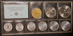 1977.  Forgalmi sor, a  10 forintból 50.005 db a 2 és 5 fillérből 60.010 darabot gyártottak (116)