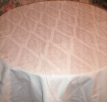 Gyönyörű virágos fehér damaszt paplanhuzat