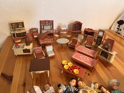 Klasszikus retro babaház bútor- és babakészlet