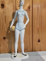 Régi hollóházi ritka porcelán labdázó lány