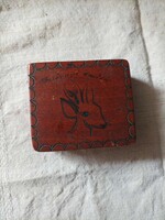 Kis fa doboz gravírozott szarvas motívummal- végkiárusítás