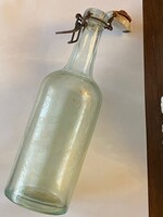 Régi retro csatosüveg. Fehér,átlátszó,törés-repedés mentes állapotban. Preslov Lahev Josef Painer