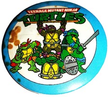 Retro trafikáru bazáráru jelvény kitűző TMNT TINI NINJA TEKNŐCÖK nagy méret 6,5cm képek szerint