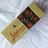 Régi kekszes karton doboz- Retro 1974! Kiváló áruk fóruma emblémával JUBILEUM VEGYES LINZER