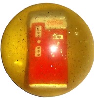 Retro TRAFIKÁRU GUMI golyó BELÜL COCA CÓLA  AUTOMATA figura 5 cm átmérő HIBÁTLAN a képek szerint
