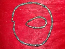 Nagyon szép állapotú INDIAI  fém /fa  nyaklánc (42cm) és karlánc(16cm) szett egyben a képek szerint