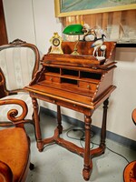 Kuriózum !! Egyedi angol tömör fa szélesztal , fiókos komód - ból kihajtaható íróasztal , szekreter