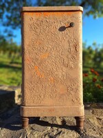 Felújított kisszekrény, éjjeliszekrény