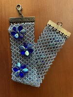 Gyöngy karkötő kék virágos kézműves karkötő egyedi tervezés