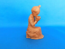 Kovács Margit Tejivó kislány