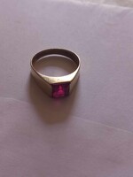 Eladó hagyatékból megmaradt ,nagyon szép köves gyűrű