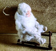 Cca. 1928 BABA + SZÁNKÓ ANTIK KARÁCSONY KARÁCSONYFADÍSZ FÁRA AKASZTHATÓ APÁCA MUNKA MÚZEÁLIS