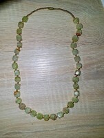 Ritka, vintage, zöldessárga onyx nyaklánc, aranyozott gyöngyökkel, 63 gr