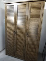 Manderup ruhás szekrény/gardrób szekrény