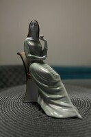 Ritka! Zsolnay - Széken ülő nő rózsával - Kézzel festett - Szobor