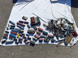 Antik mozdony játék vonat sín vagon gőzmozdony állomás vasútmodell sok darab 311 3239