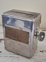 1930-1940 Phönix Biztosító Társaság zárható fém perselye, kulccsal / Metal money box